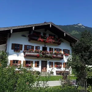 https://huber-hof-mettenham.com-bavaria.com